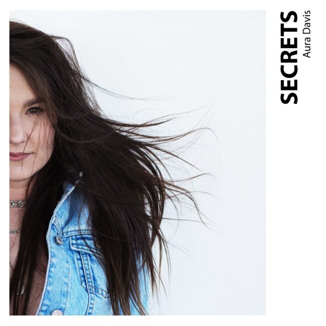 Aura Davis - Secrets-min
